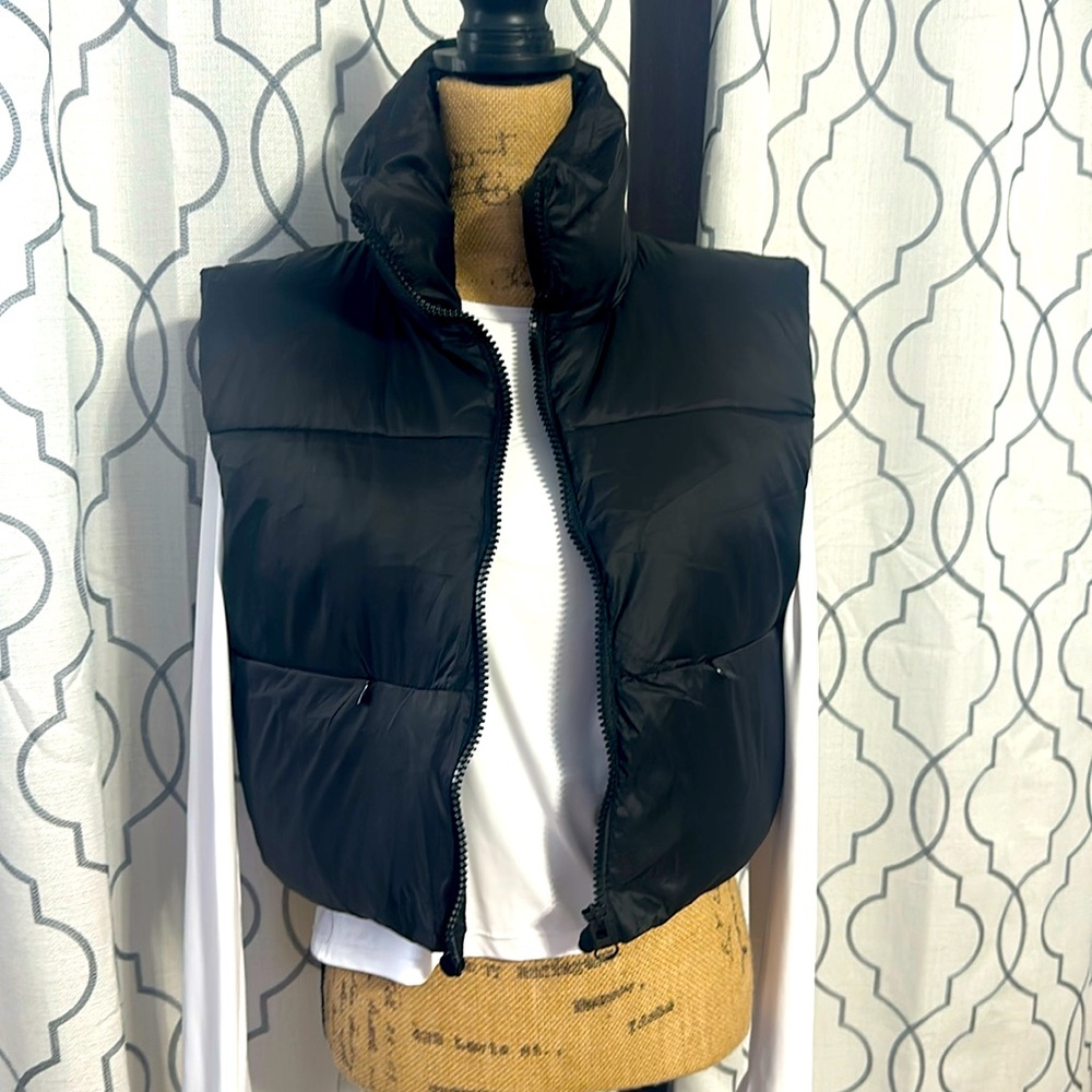Short Puffy Vest